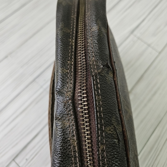 Louis Vuitton 1989 Compiege 23 Clutch Handbag in Monogram Canvas and Leather - Picture 10 of 16